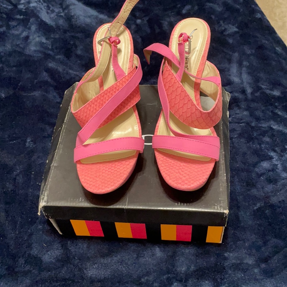 Strapped wedge heels